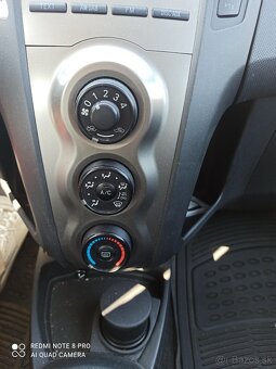 predam Toyotu Yaris, benzin - 19