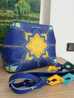 Sara Iris kožená vyšivaná kabelka Dajana Rodriguez - 19