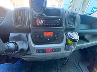 Predám Citroën Jumper 2,2 HDI 9 miestny - 19
