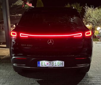MERCEDES- BENZ EQA 250 s - 19