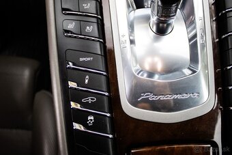 Porsche Panamera 4 - 19