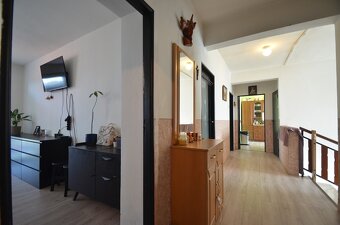 EXKLUZÍVNE-NA PREDAJ 2-generačný rodinný dom  v slepej ulici - 19