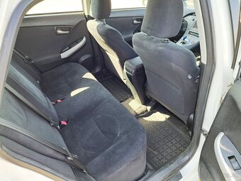 Predám Toyota Prius 1.8 Hybrid 2012 - 19
