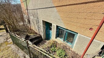 Hospodárska usadlosť s viac ako hektárovým pozemkom. - 19