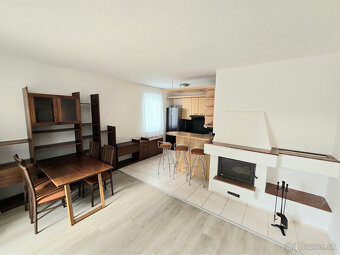 Na predaj Dvojgeneračný rodinný dom s dvomi vchodmi 2 a 5 iz - 19