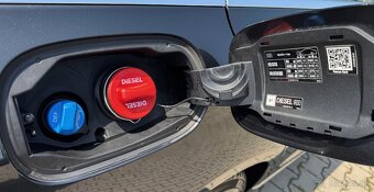 Mercedes-Benz E trieda Kombi 300De 4MATIC Plug-IN Hybrid - 19