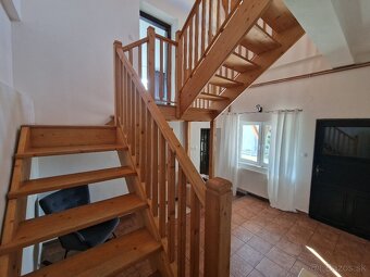 Krásny, moderný, svetlý a zaujímavo riešený dom na predaj - 19