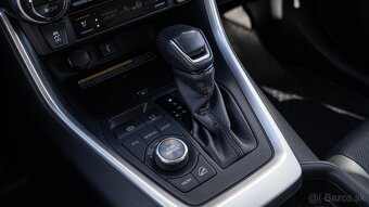 Toyota RAV4 2.0 benzín  4x4  129kW,  Automat,  rv 2020 - 19