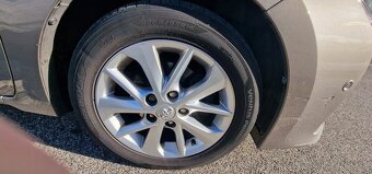 Toyota Corolla 1.4 Diesel, Zlata 2015+navigacia+2x komplety - 19