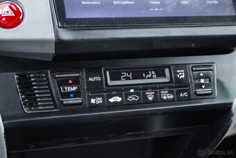 Honda Civic 1.8 i-VTEC, 104kW, M6 - 19