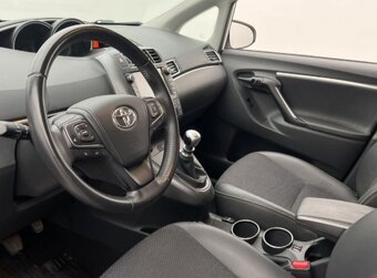 TOYOTA   VERSO - 19
