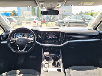 VW TOUAREG 3.0 TDI V6 ELEGANCE 4MOTION / MOŽNÝ OPOČET DPH - 19