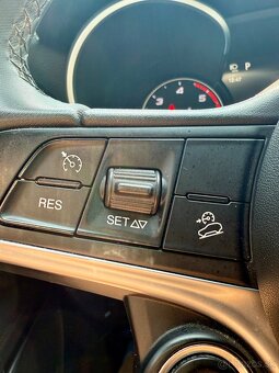 Alfa Romeo Stelvio - 19