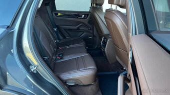 Porsche Cayenne 3.0 V6 Platinum 4x4 NočnéVidenieAdaptívnyP - 19