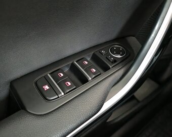 Kia Ceed SW 1.6 CRDi MHEV Gold A/T// AJ NA SPLÁTKY// - 19