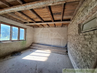 Rozostavaný rodinný dom s veľkým pozemkom v podunajskej ob - 19