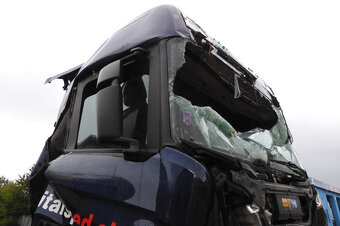 SCANIA S 450 NÁHRADNÉ DIELY - 19