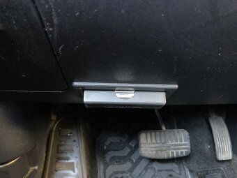 Mitsubishi Outlander 2.2 DI-D 4x4 7 Miestne Automat 156 k - 19