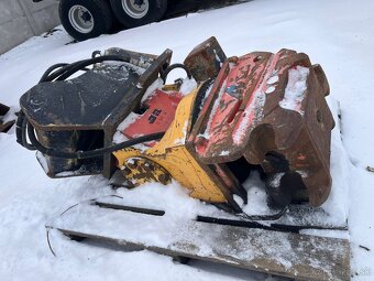 Kolesové rypadlo CASE WX145 - 19