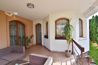 Rodinný dom 5 -izbový  , 330m2 pre náročného klienta na poze - 19