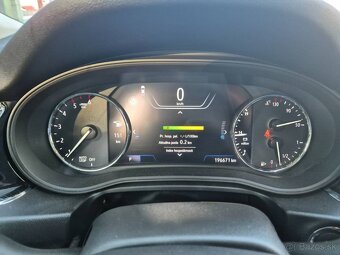 Opel Insignia ST 2.0 CDTI S&S Dynamic AT8 - 19