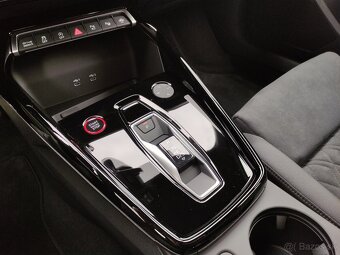 Audi RS3 FACELIFT MATRIX SONOS HUD KAMERA ZÁRUKA MY 2025 - 19