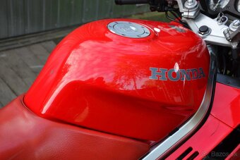Honda VFR 750 RC36 - 19