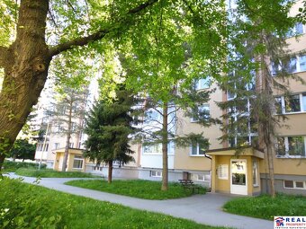 KARPATSKÁ: 3-izb. ZREKONŠT. a ZARIADENÝ byt s loggiou, 71 m2 - 19
