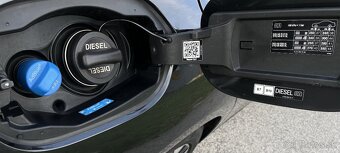 Mercedes-Benz E trieda Kombi 300De 4MATIC 4X4 Plug-IN Hybrid - 19