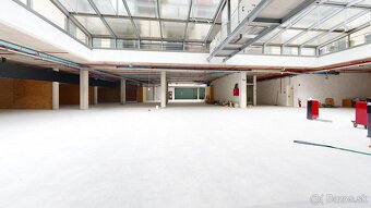 NA PRENÁJOM OBCHODNO - ADMINISTRATÍVNE PRIESTORY V CENTRE T - 19