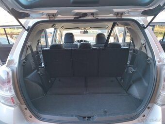 Toyota Verso, Strieborná metalíza pastelová - 19