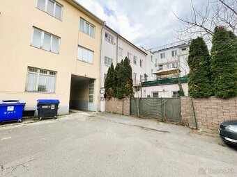 Štvorpodlažná budova v centre Piešťan na podnikanie, či býva - 19