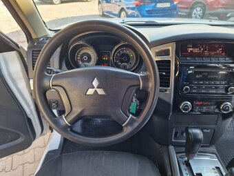 Mitsubishi Pajero 3.2D-ID LWB 4x4 190k A/T 7-Miest. (diesel) - 19