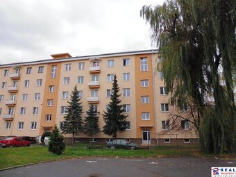 ŠTÚROVA: VOĽNÝ 2-izb. ZARIADENÝ byt, balkón, 48 m2, 1.posch. - 19