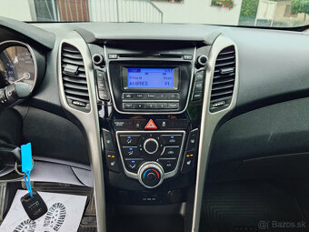 Hyundai i30 1.6 CRDi DOHC 16V Family - 19