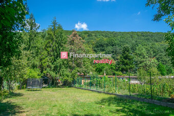 Ponúkame na predaj 5 izb. rodinný dom s garážou na pozemku 9 - 19