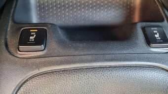 Toyota Corolla sedan 1,8 hybrid Comfot Tech + Techpack 72KW  - 19