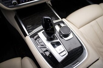 BMW Rad 7 730d xDrive A/T 2018 - 19