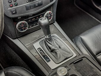 Mercedes-Benz C trieda Kombi 63 AMG Performance - 19