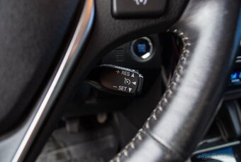 Toyota Auris 1.6 l D-4D - 19