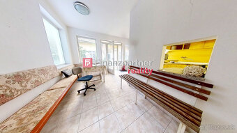 Ponúkame Vám na predaj dva domy na jednom dvore, centrum Lev - 19