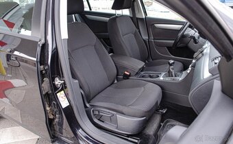 Volkswagen Passat B7 1.6 TDI Sedan - 19