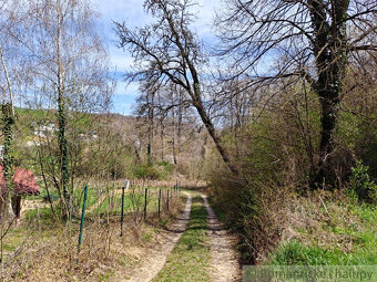 Rozostavaná chatka v rekreačnej oblasti Moravany nad Váhom - 19