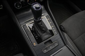 Škoda Superb 2.0 TDI DSG Style - 19