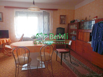 Predaj viacgeneračného rodinného domu - Dolné Semerovce  (04 - 19