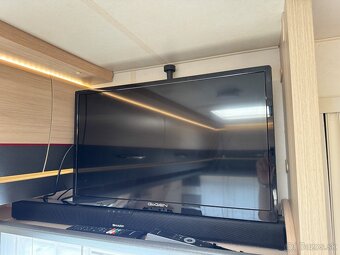 Hobby 545 KMF De Luxe Edition Solar 1100W, Mover, Klima, TV - 19