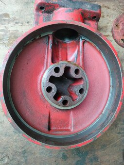 KUHN 280 SHRNOVAČ -- ruzné díly - 19