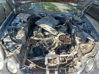 Mercedes E W211 350i 3,5i 200kw kód motora: 272.972 - 19