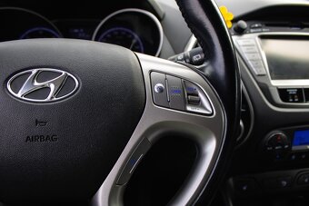 Hyundai ix35 2.0 CRDi VGT Premium 4x4 A/T - 19