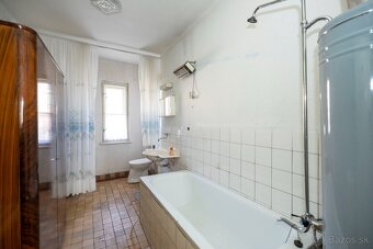 Rod. dom s mega miestnosťou (bar, krb, posedenie), Pohorelá - 19